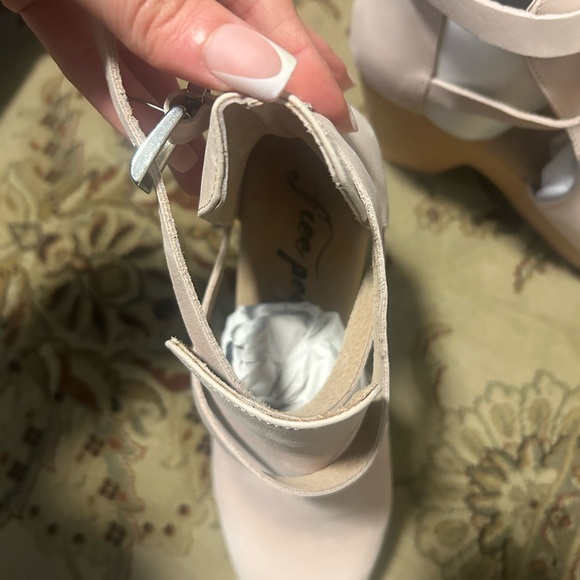 Free People Cedar Clogs Heel Platform Shoes Wood- Blush - Picture 3 of 3